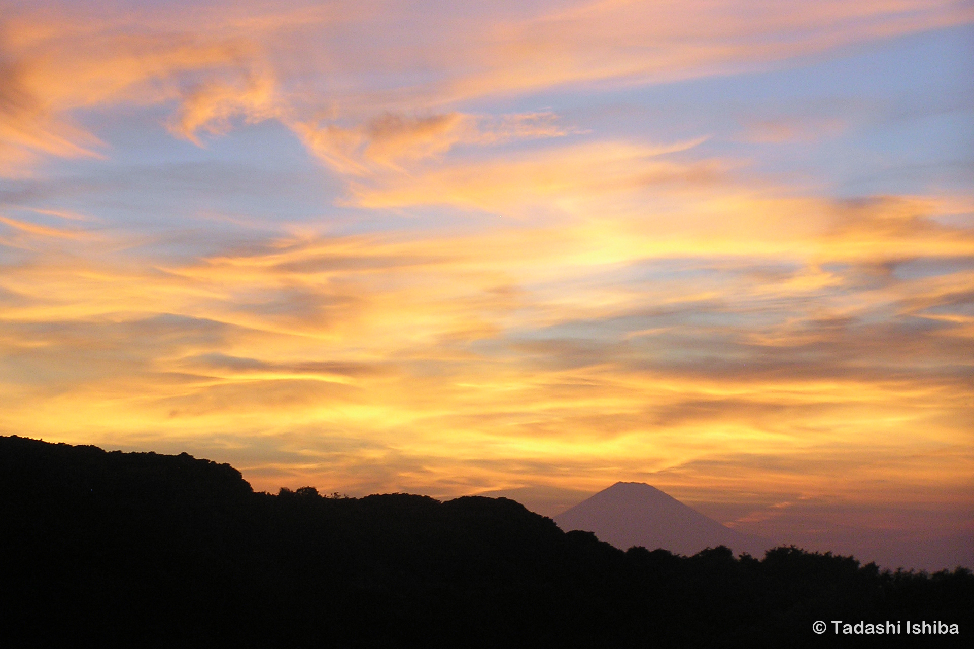 富士山と美しい夕焼け