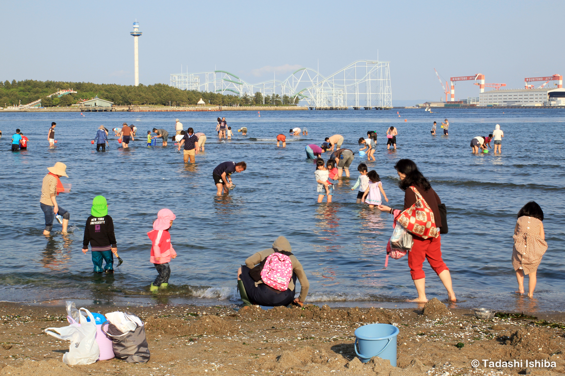 海の公園で潮干狩り