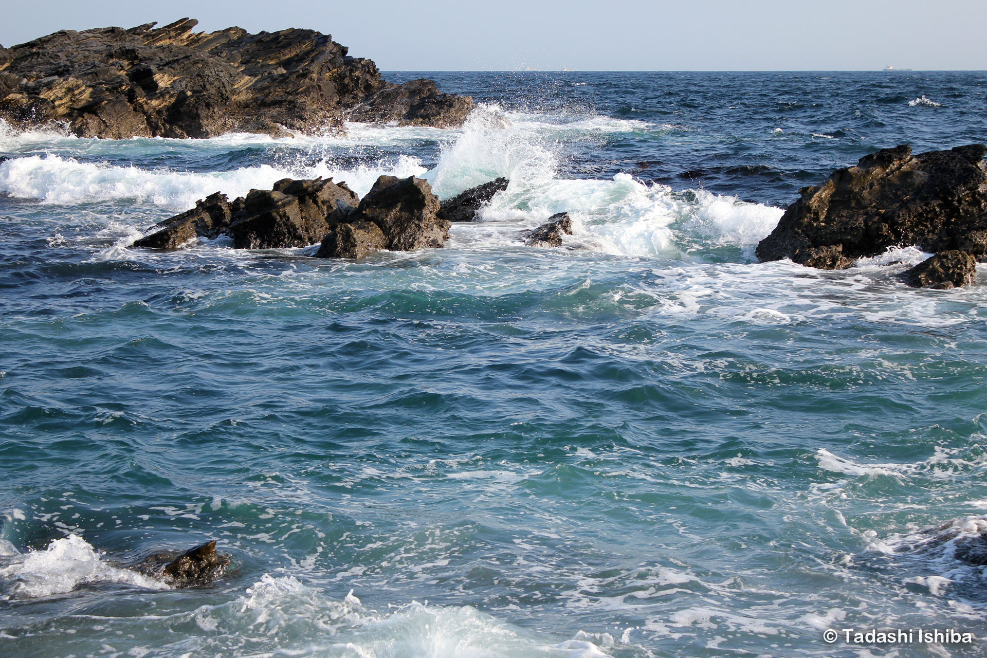 荒れた海と水しぶき