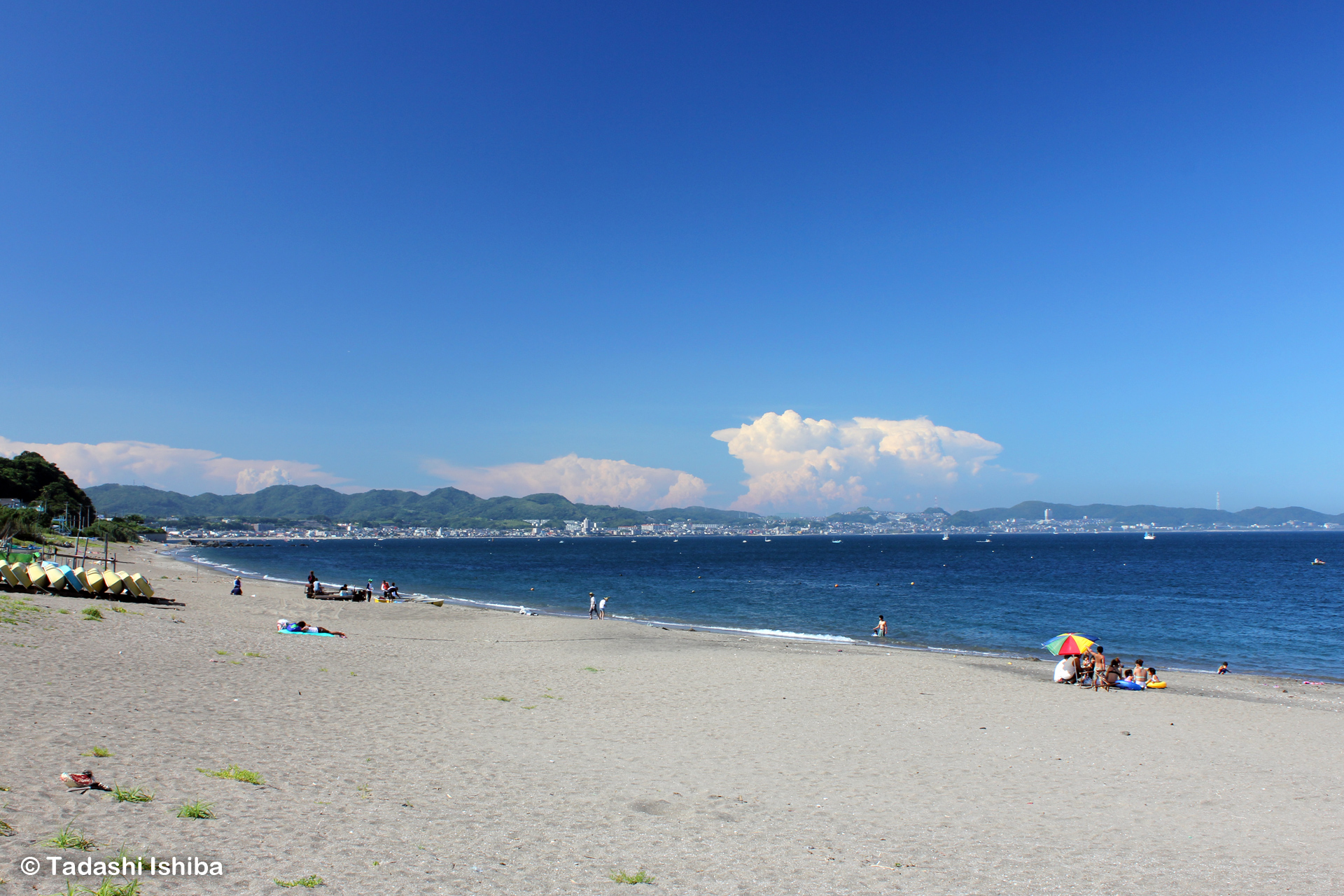 金田海岸と深く青い空