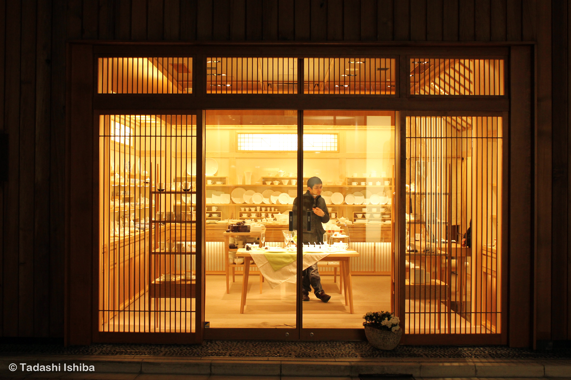 銀座の和食器店