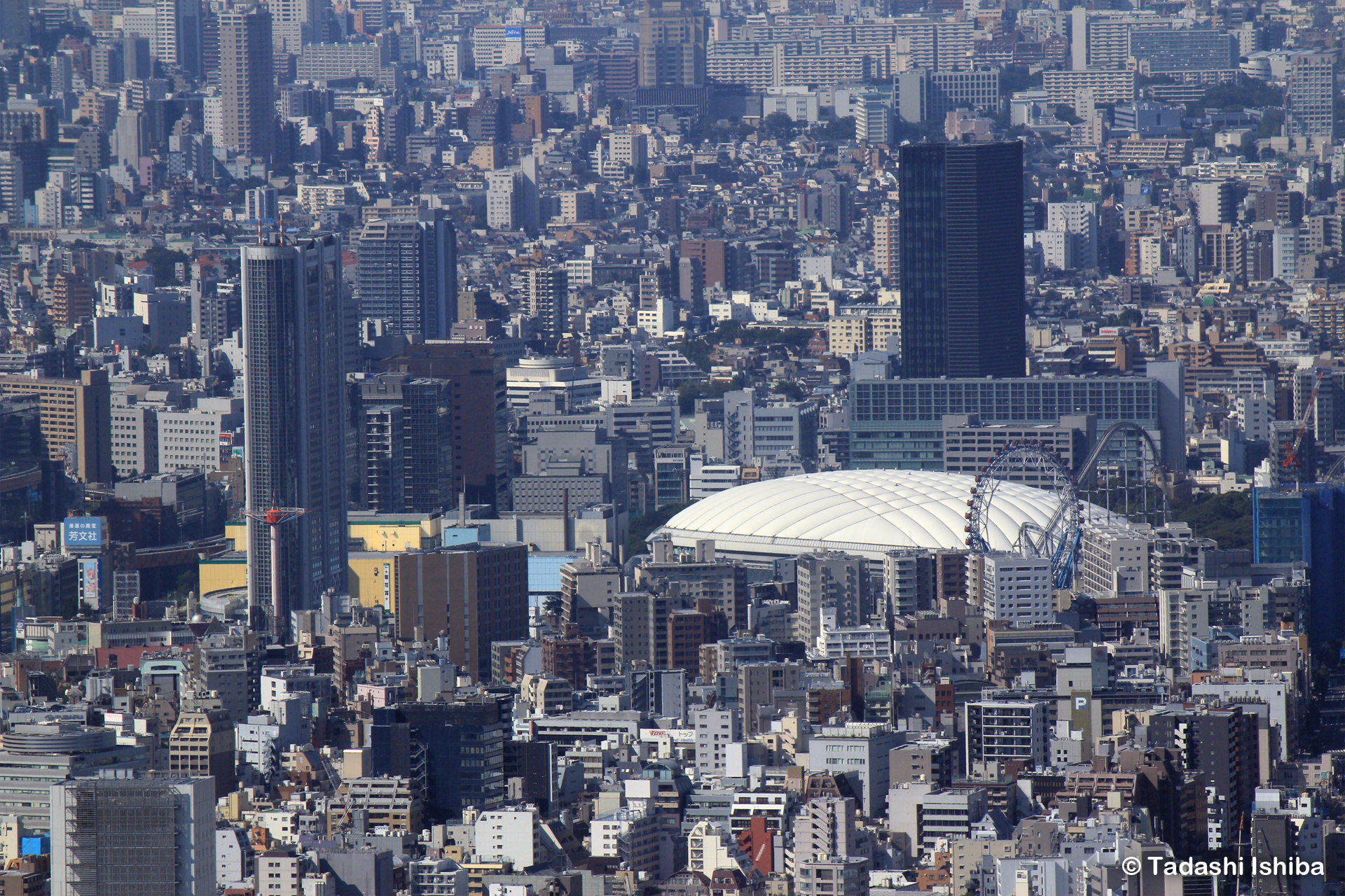 東京ドームと後楽園遊園地