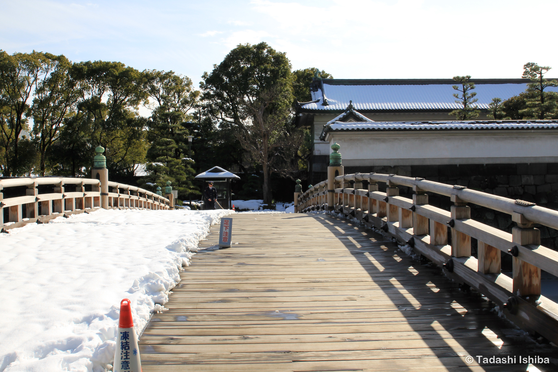 雪の日の平川門