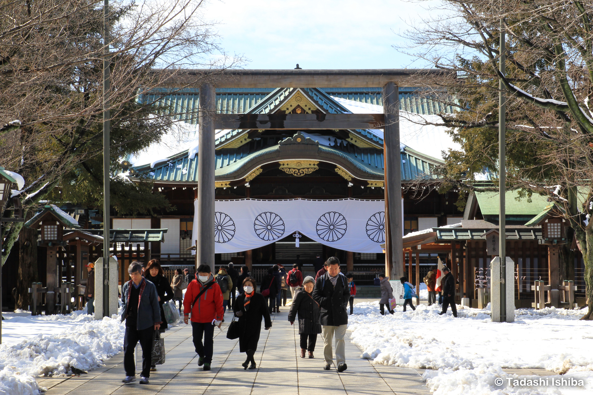 靖国神社中門鳥居