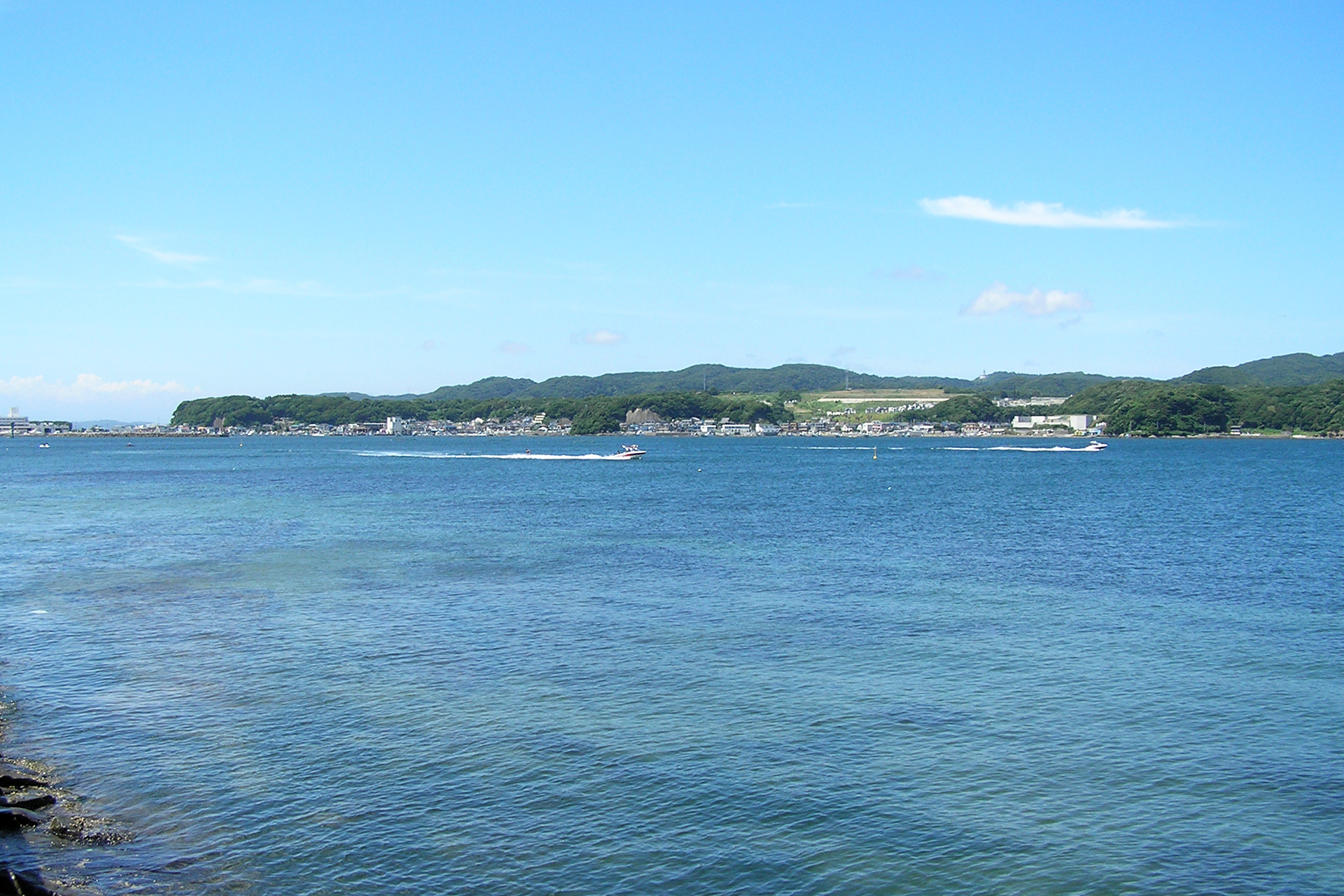 小和田湾から見える佐島