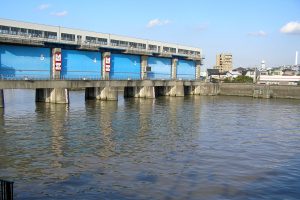 新中川の今井水門
