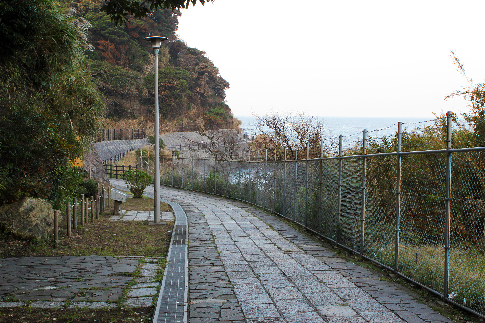 観音崎 海沿いの遊歩道