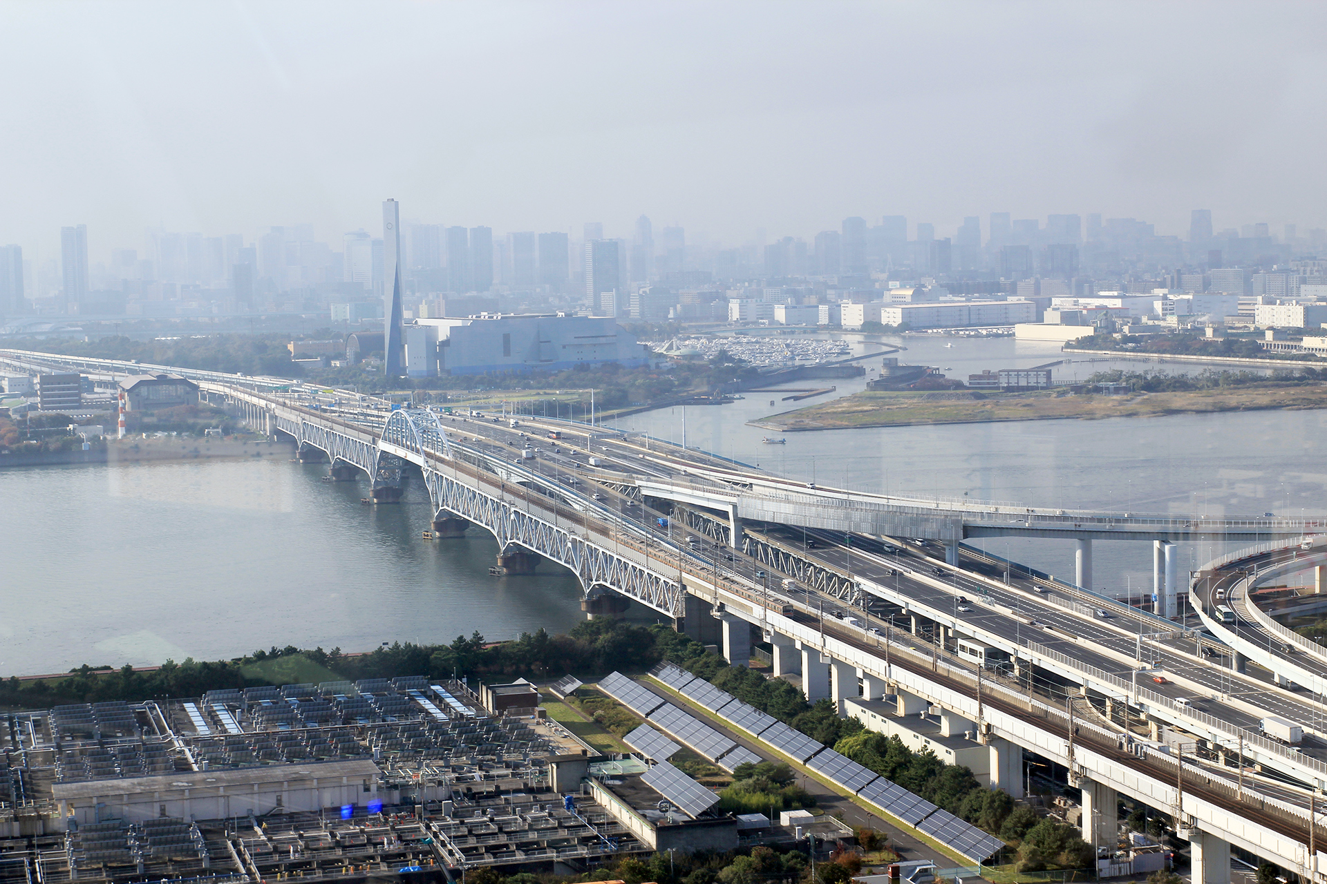 大観覧車から荒川、東京方向を見たところ