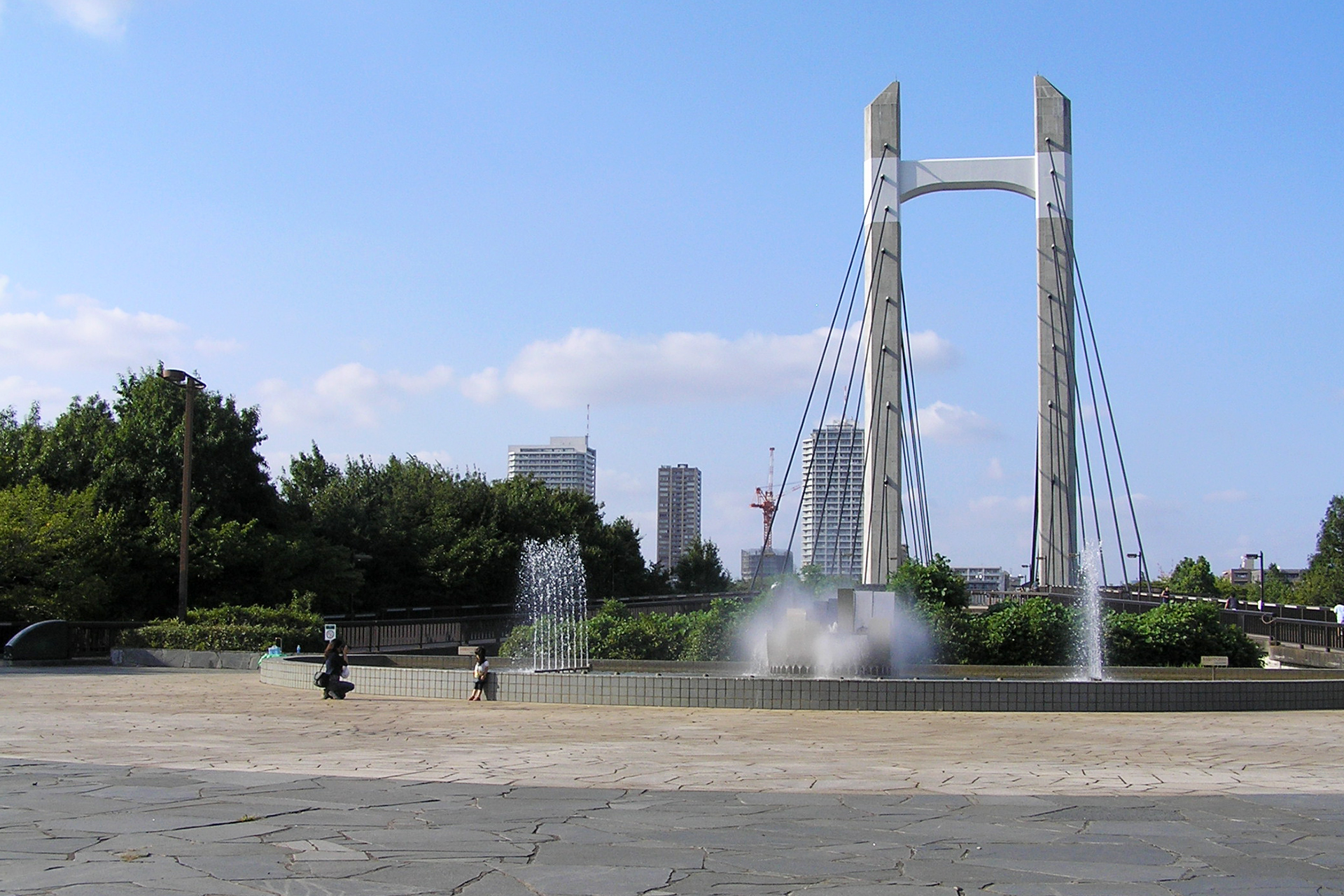 木場公園大橋と噴水