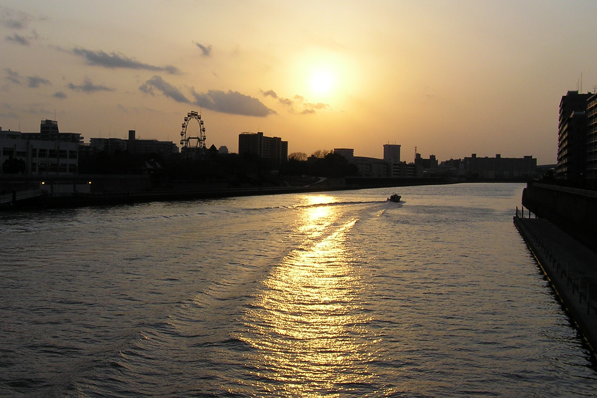 隅田川の夕暮れ