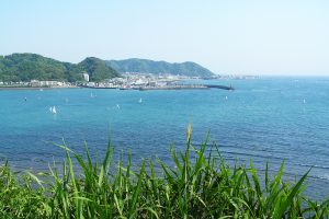 丘の上から見た逗子海岸