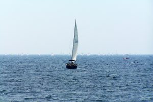 海を行くヨット